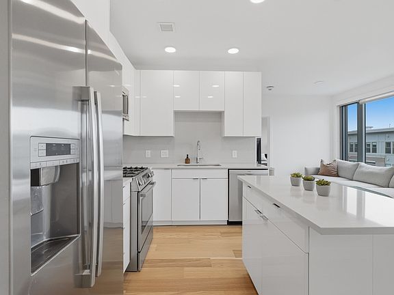 4th image of 45 Lewis St #501