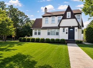 322 Westwood Rd, Woodmere, NY 11598
