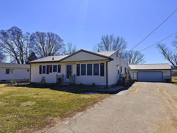 2nd image of 1435 Huntington Rd