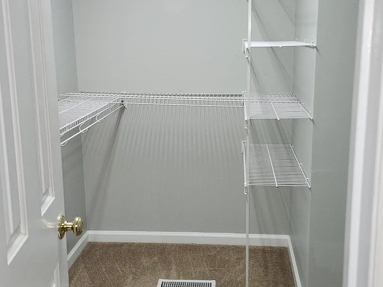 370 Sandhills Cir — Photo 11
