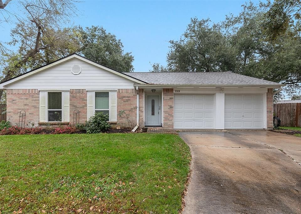 1st image of 123 Woodcrest Drive