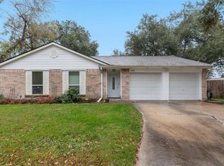 123 Woodcrest Dr, League City, TX 77573