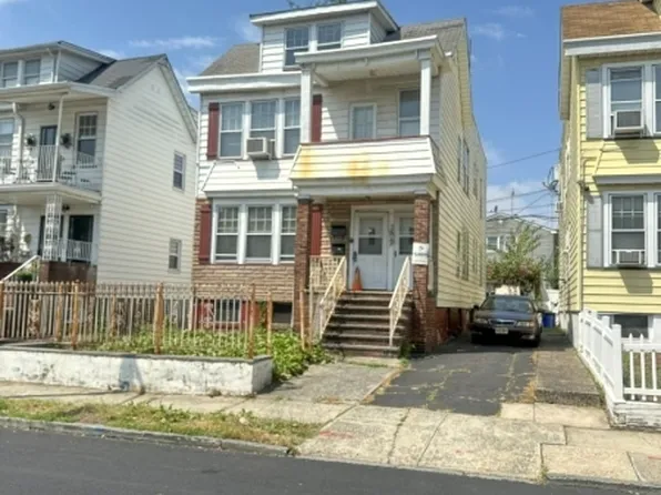 51 Brookwood St, East Orange City, NJ 07018