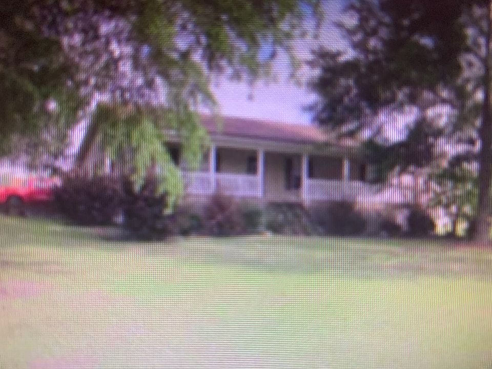 1st image of 1223 S Lake Dr