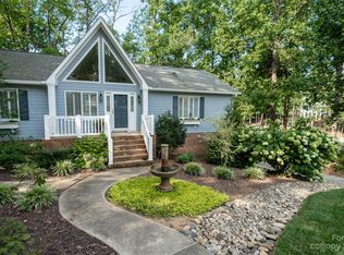 2697 Trent Pines Ct, Sherrills Ford, NC 28673