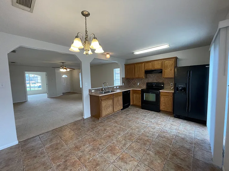 6600 Taree Loop — Photo 11