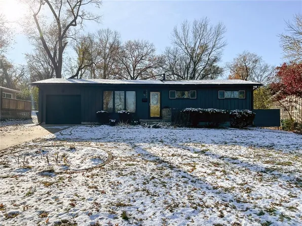 5411 W 76th St, Prairie Village, KS 66208