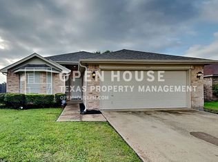 203 Windsor Dr, Forney, TX 75126