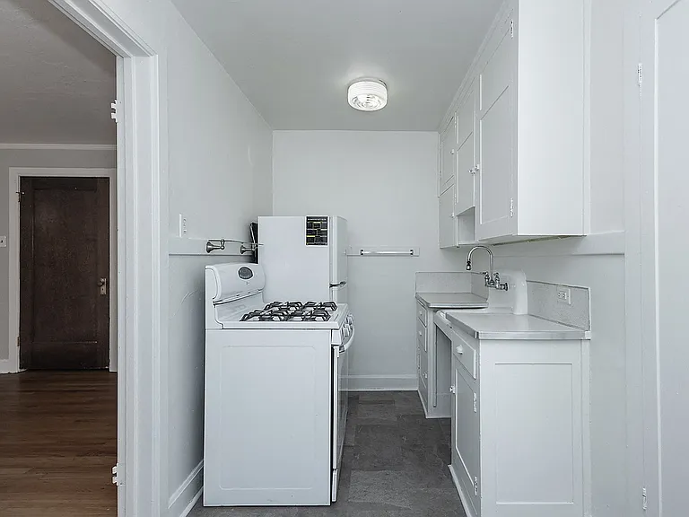 Marianne Apartments — Photo 39