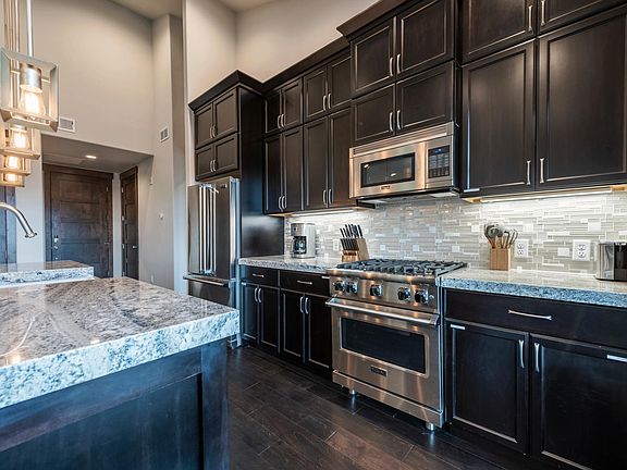 4th image of 3793 Blackstone Dr #3G