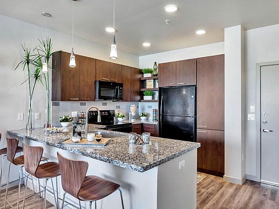 3rd image of 4333 N 6th Dr #409