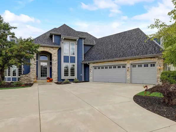 2430 Brookside DRIVE, Jackson, WI 53037