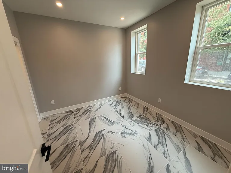 2623 Poplar St #1 — Photo 5