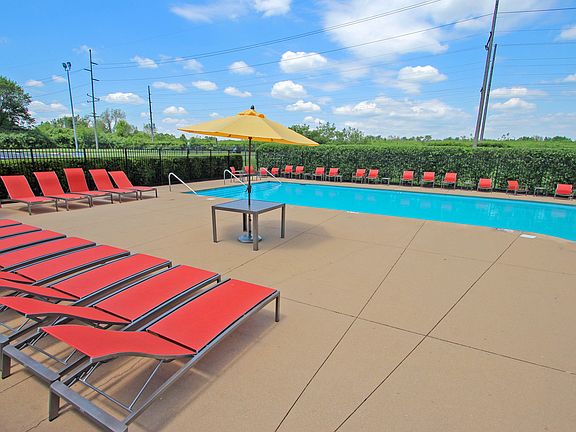 5th image of 1150 N White River Pkwy West Dr APT 902