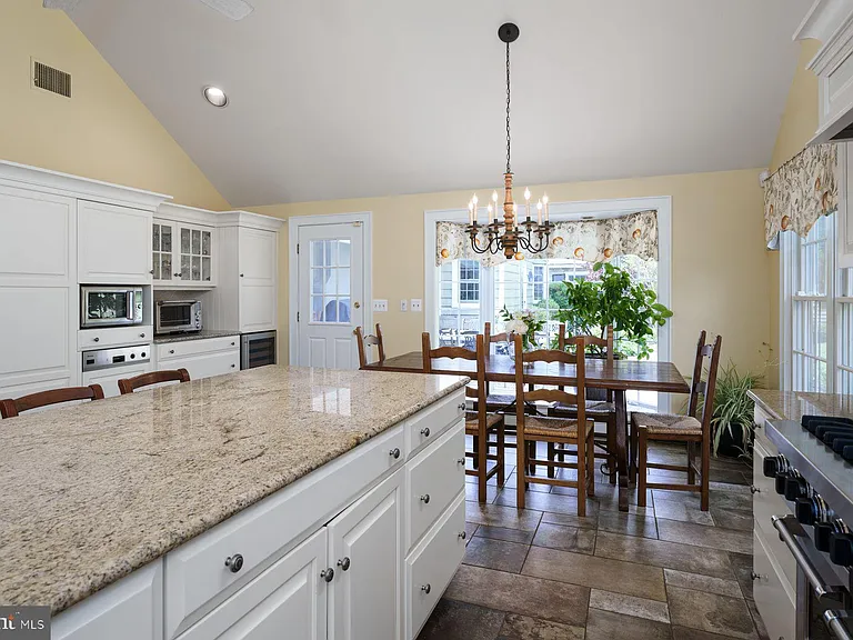 821 Pretty Brook Rd — Photo 13