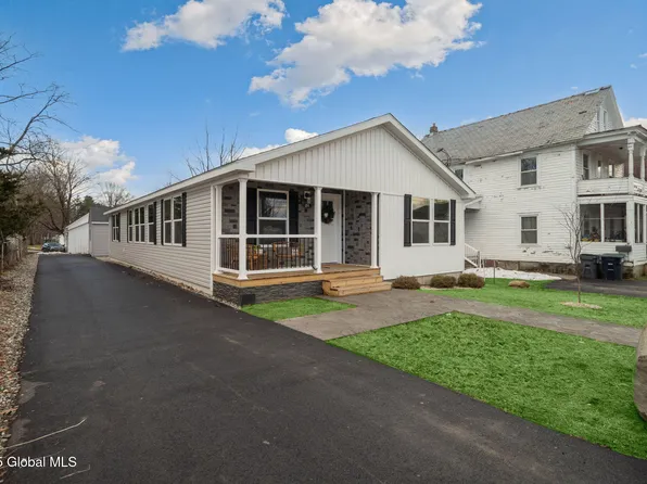 24 Oak Street, Corinth, NY 12822