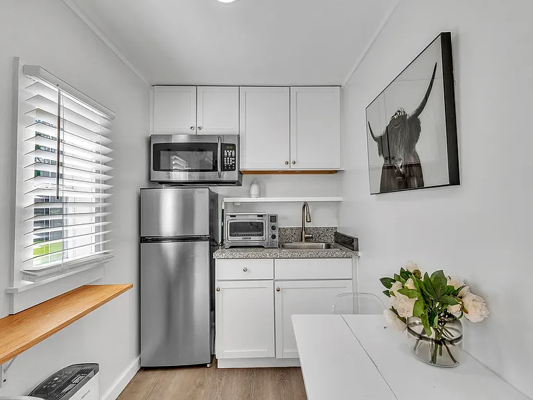 326 Kensington Dr — Photo 6