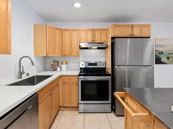 2850 Reynard Way APT 11, San Diego, CA 92103