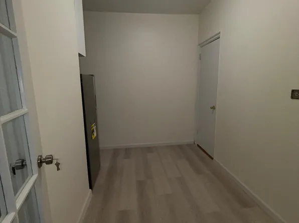 140 East 95th Street image 4 of 10