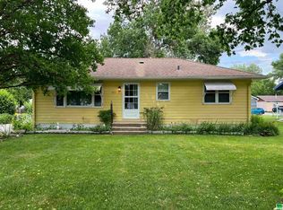 707 14th St, Onawa, IA 51040