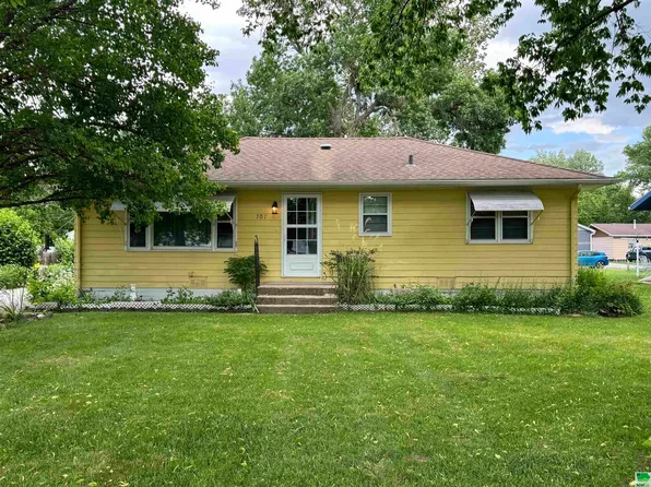 707 14th St, Onawa, IA 51040