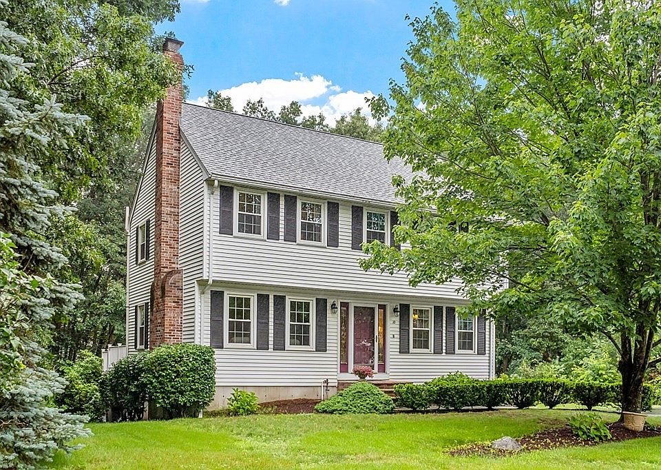1st image of 10 Waterford Pl