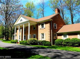 8880 Ashgrove Ln, Vienna, VA 22182