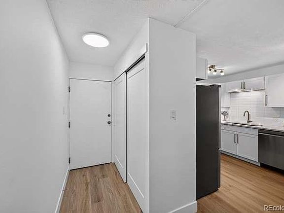 4th image of 745 S Alton Way #11A