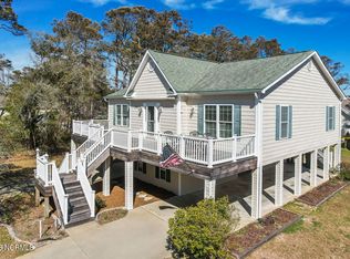 306 Sellers St, Oak Island, NC 28465
