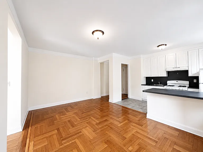 105 Pinehurst Ave #63 — Photo 4