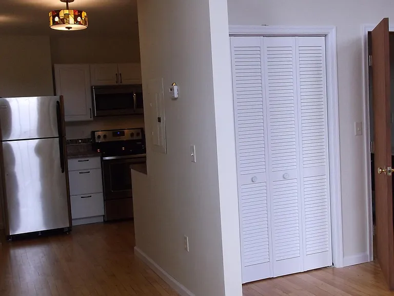351 Pine St #102 — Photo 13