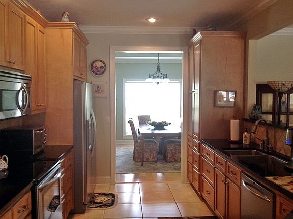 3rd image of 105 Hereford Dr