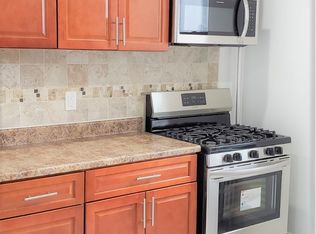 3240 46th St, Astoria, NY 11103