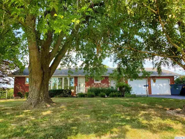 2749 Highway 96 N, Ursa, IL 62376