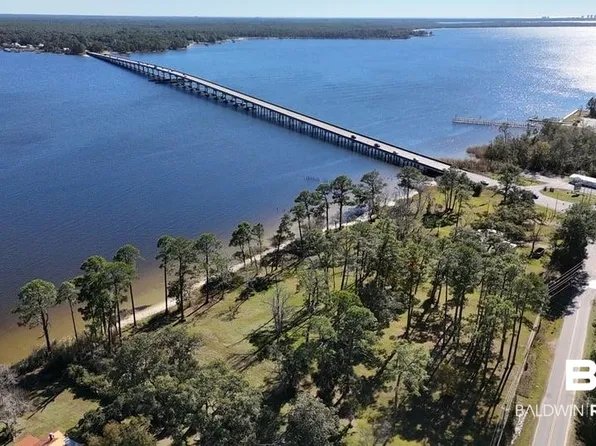 12612 6th St, Lillian, AL 36549
