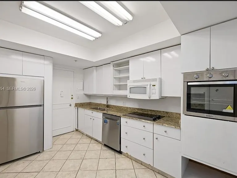5055 Collins Ave #2K — Photo 6