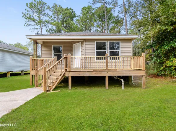 6082 W Clay St, Bay Saint Louis, MS 39520