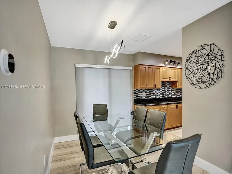 491 SE 23rd Ave — Photo 32