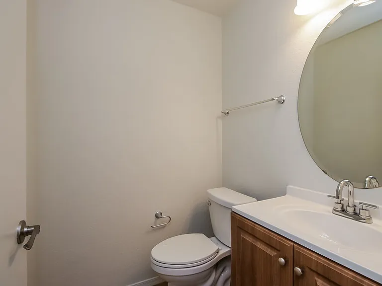 491 E Christopher St — Photo 15
