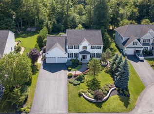 13 Oakmont Ter, Colonie, NY 12205