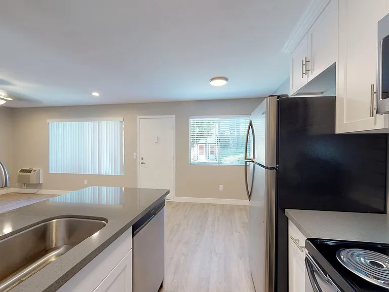 Henry Square- Luxury Townhomes — Photo 32