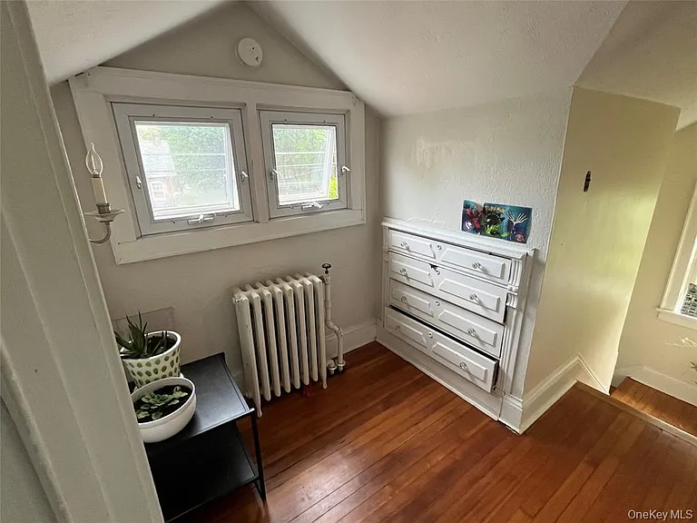 25 Willow Ave — Photo 9