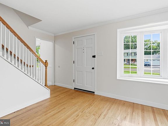 3rd image of 243 Crestview Rd