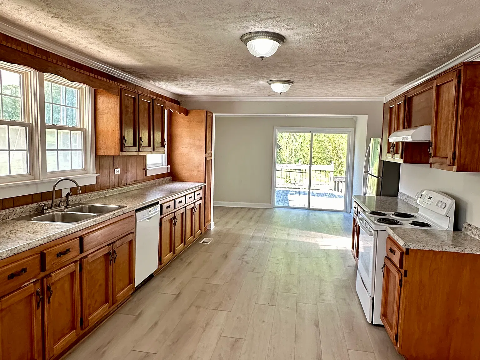3 bed, 1160 sqft, $1,495 — Photo 3