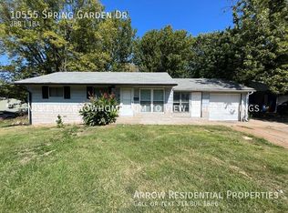 10555 Spring Garden Dr, Saint Louis, MO 63137