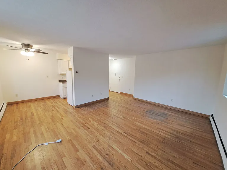 214 Place Apartments — Photo 34