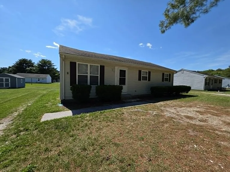 1122 Hillcrest Ave — Photo 3