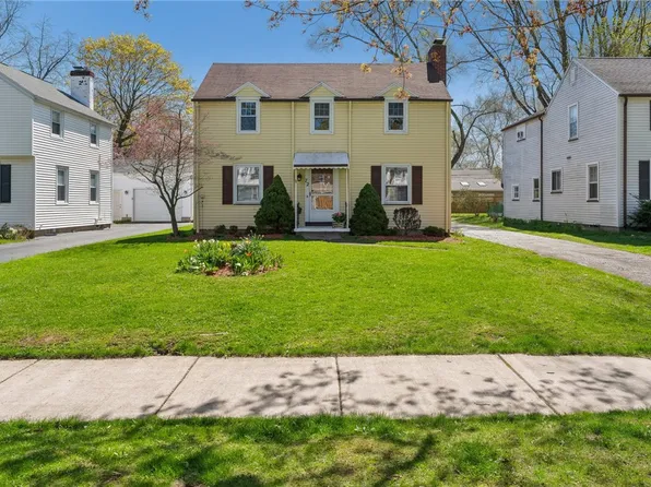 72 Hampshire Dr, Rochester, NY 14618