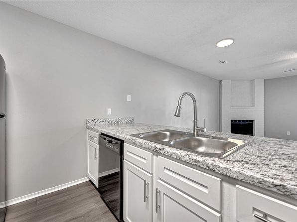 fayetteville-arkansas-448578802 picture