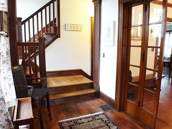 Elegant Entry Foyer